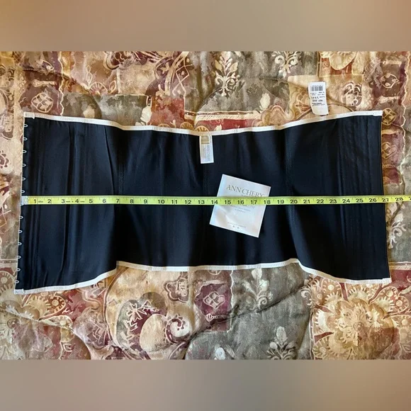 Ann Chery nude latex waist cincher - Picture 2 of 5